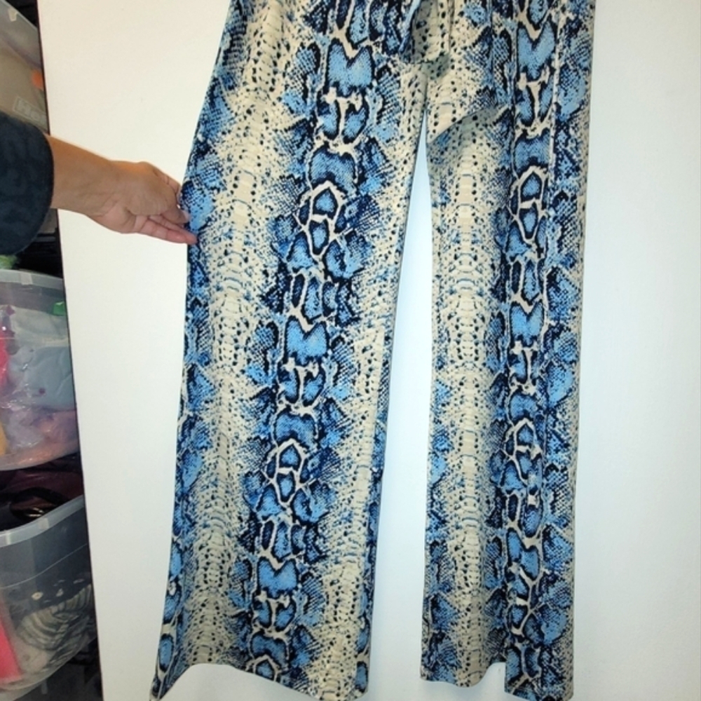 Boutique Strapless Blue Snakeskin Front-Tie Wide Leg Jumpsuit Size M. - Picture 7 of 15